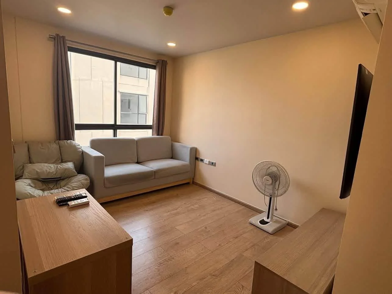 2 Bedroom condo in Cocoon Rama 9