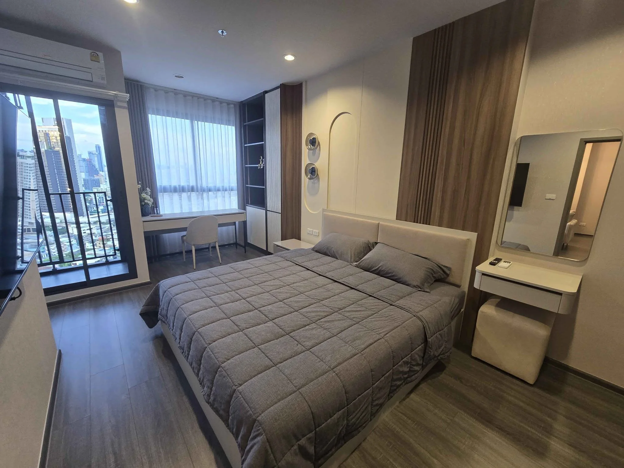 2 Bedroom condo in IDEO Sukhumvit Rama 4