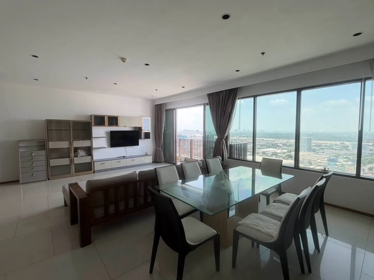 3 Bedroom condo in The Emporio Place