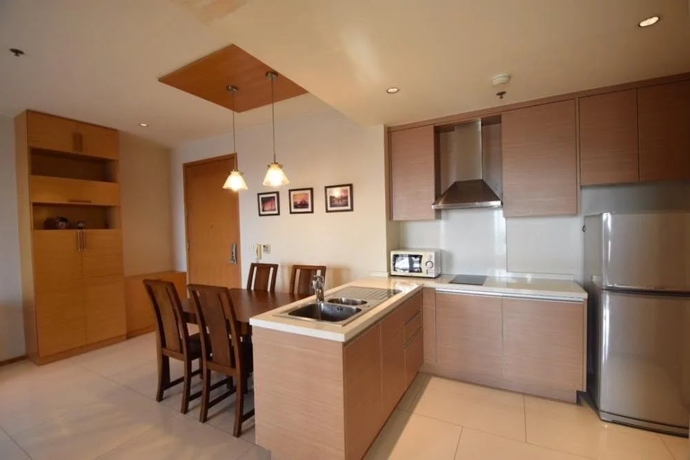 1 Bedroom condo in The Emporio Place
