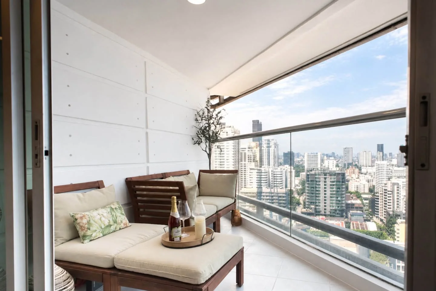 2 Bedroom condo in Sukhumvit Suite