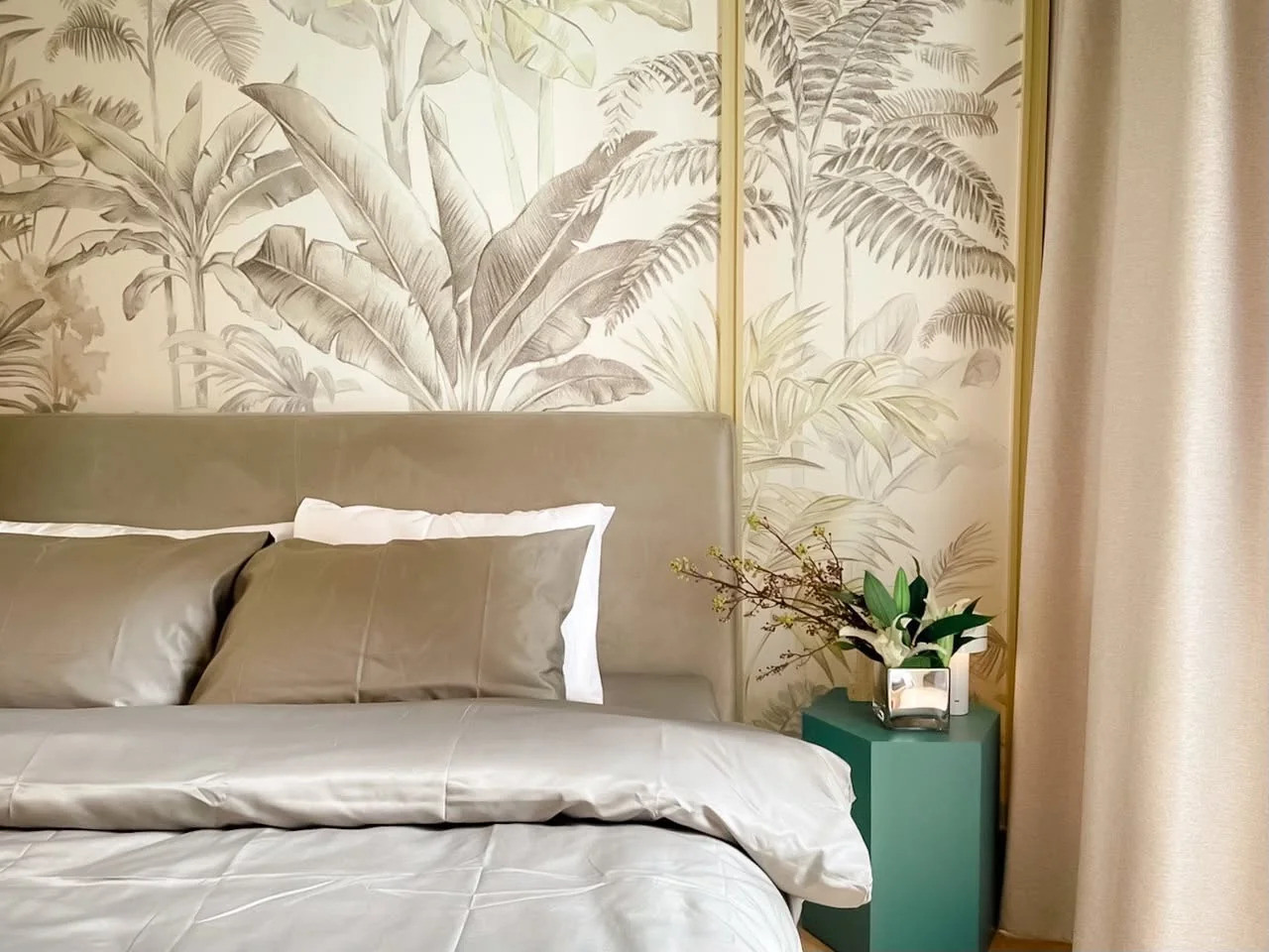 2 Bedroom condo in Noble Around Sukhumvit 33