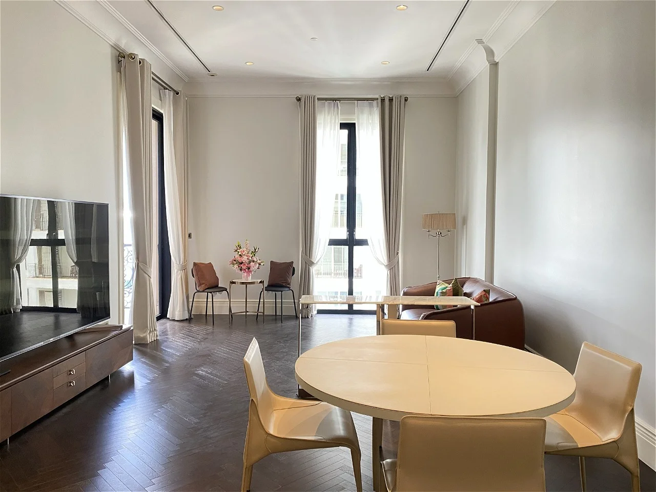 2 Bedroom condo in 98 Wireless