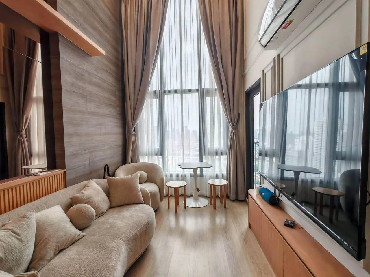 2 Bedroom condo in Life Rama 4-Asoke