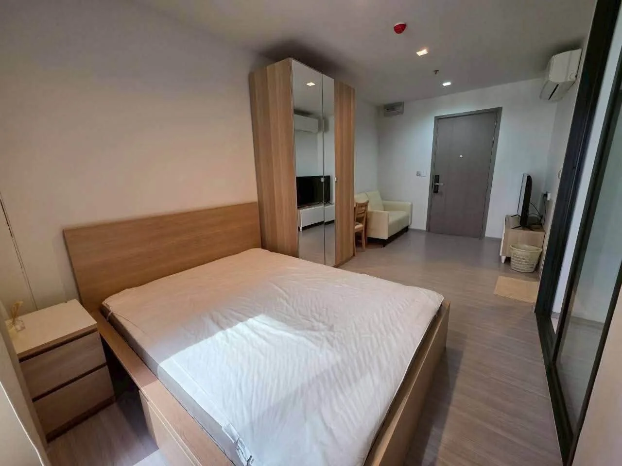 1 Bedroom condo in Life Asoke Hype