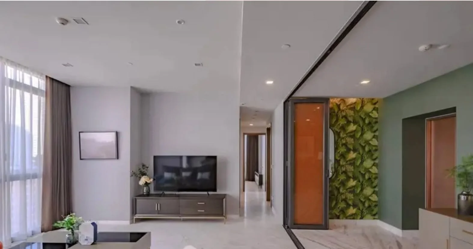 2 Bedroom condo in The Monument Thonglor