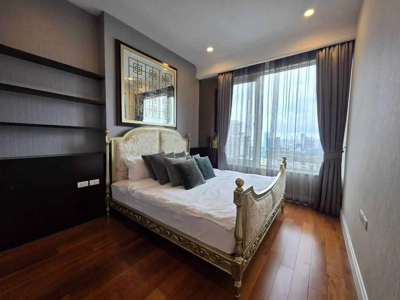3 Bedroom condo in Q Langsuan