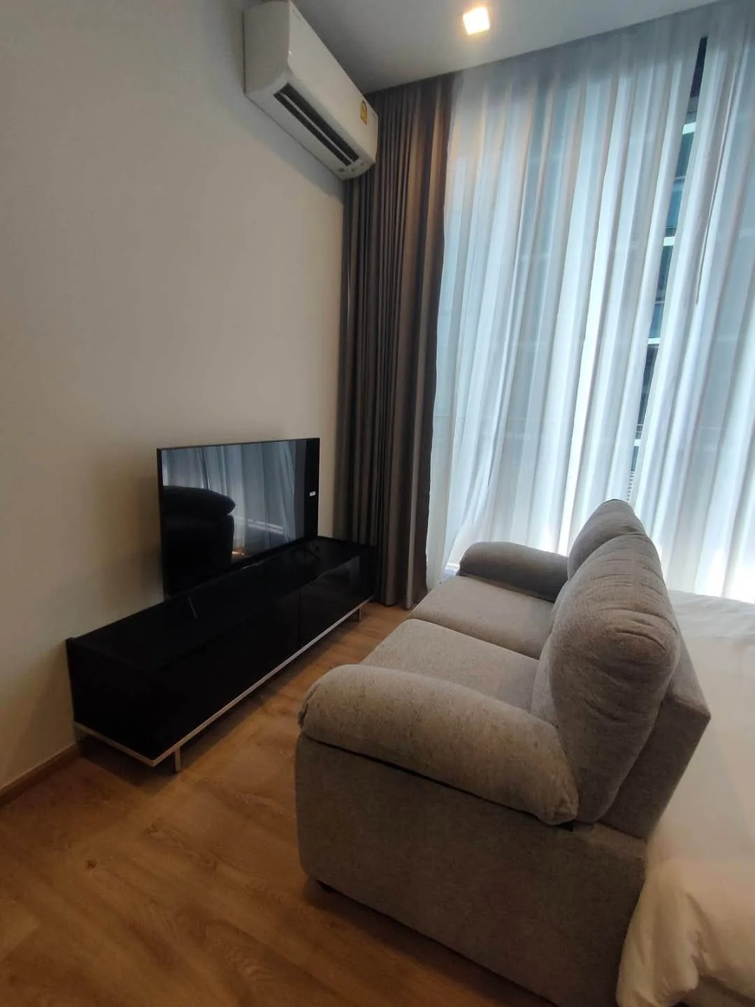 1 Bedroom condo in Noble Around Ari