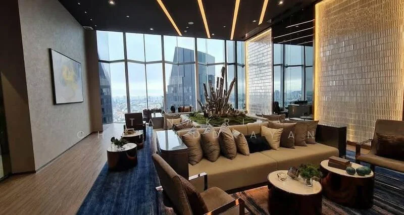 1 Bedroom condo in Life Asoke-Rama 9