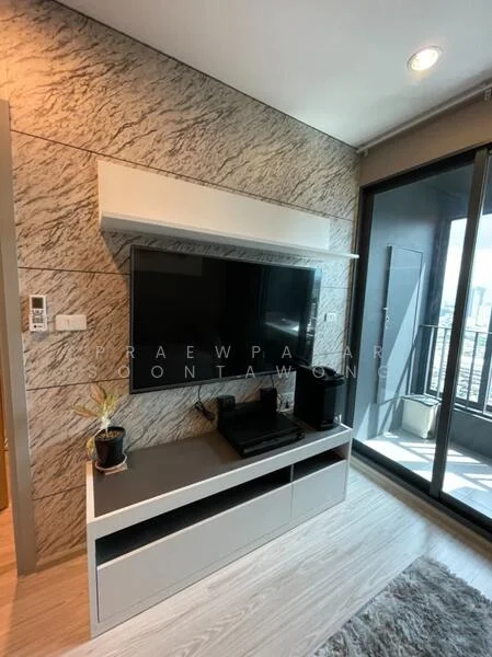 1 Bedroom condo in IDEO Mobi Wongsawang Interchange