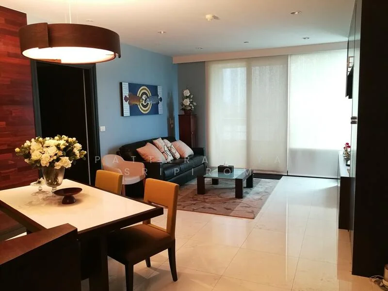 2 Bedroom condo in Watermark Chaophraya