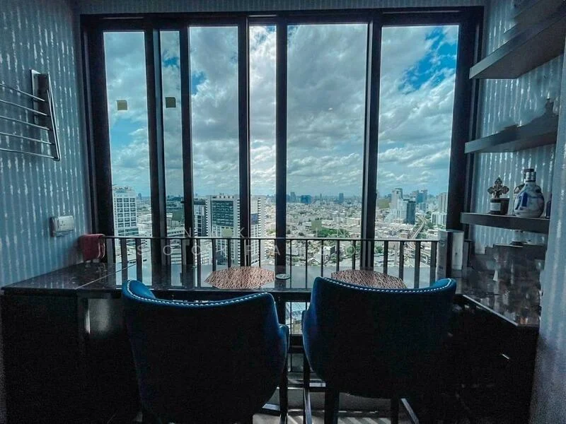 2 Bedroom condo in IDEO Q Victory