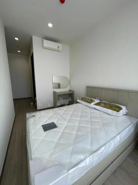 3 Bedroom condo in Rhythm Charoenkrung Pavillion