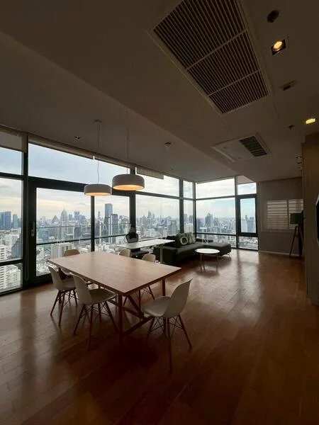 3 Bedroom condo in Circle Living Prototype