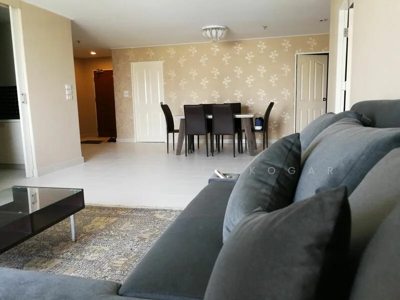 2 Bedroom condo in Masterview Executive Place