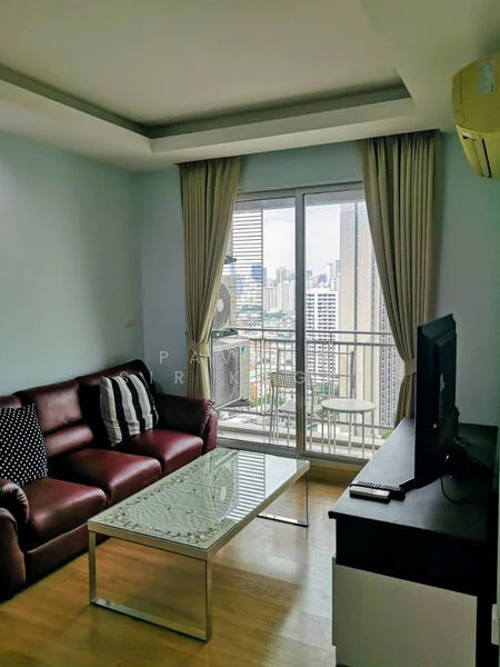 2 Bedroom condo in Thru Thonglor