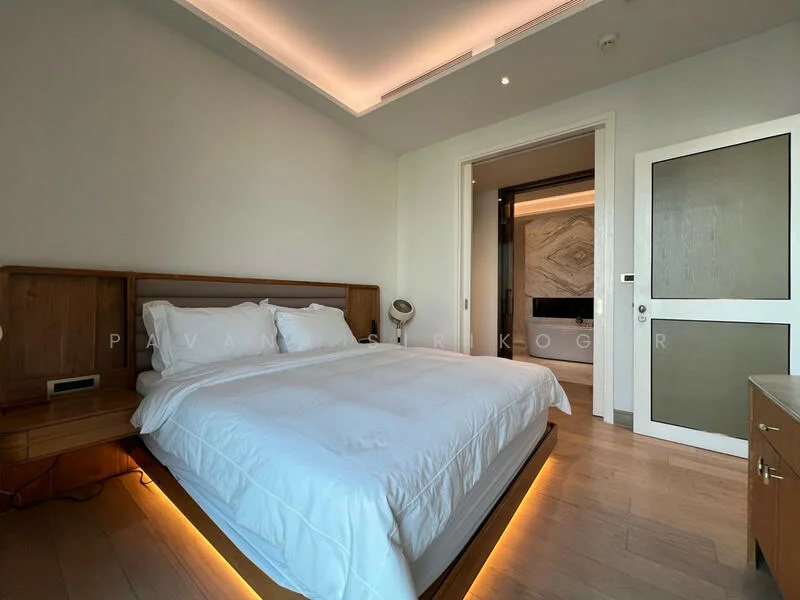 2 Bedroom condo in The Residences At Mandarin Oriental