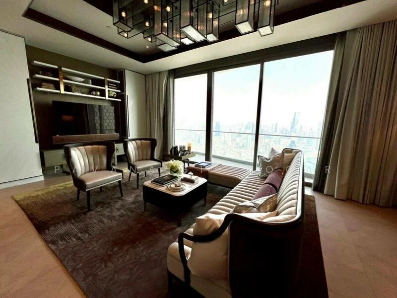 3 Bedroom condo in The Residences At Mandarin Oriental
