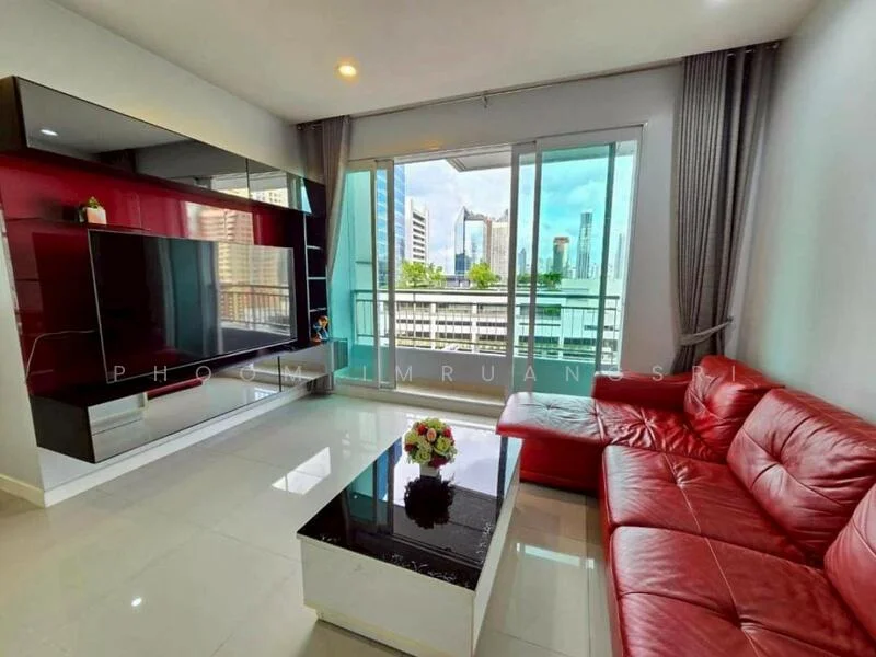 2 Bedroom condo in Circle Condominium