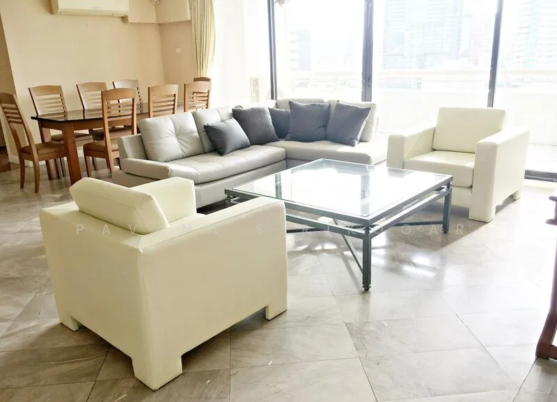 4 Bedroom condo in Somkid Gardens