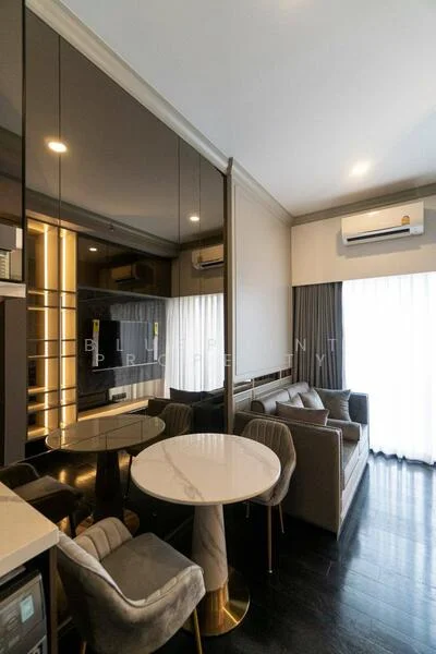 1 Bedroom condo in Park Origin Thonglor