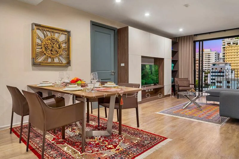 2 Bedroom condo in Noble Above Wireless-Ruamrudee