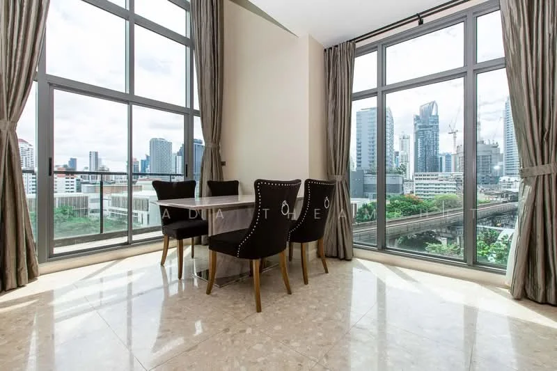 2 Bedroom condo in The Crest Sukhumvit 34