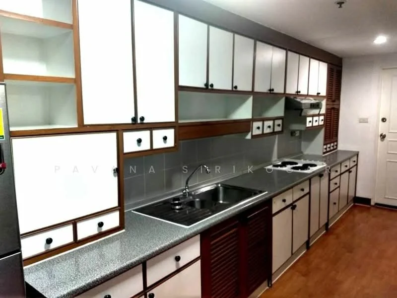 2 Bedroom condo in The Waterford Park