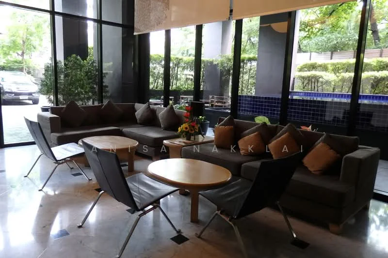 2 Bedroom condo in Noble Reveal