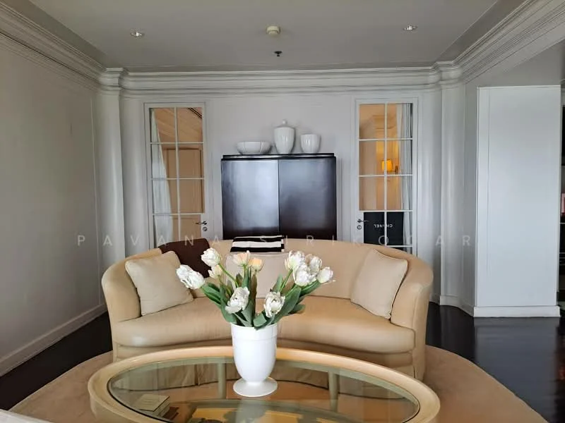 1 Bedroom condo in Riverside Villa Condominium 1