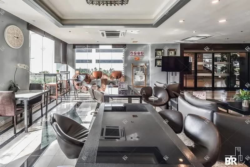 2 Bedroom condo in Witthayu Complex