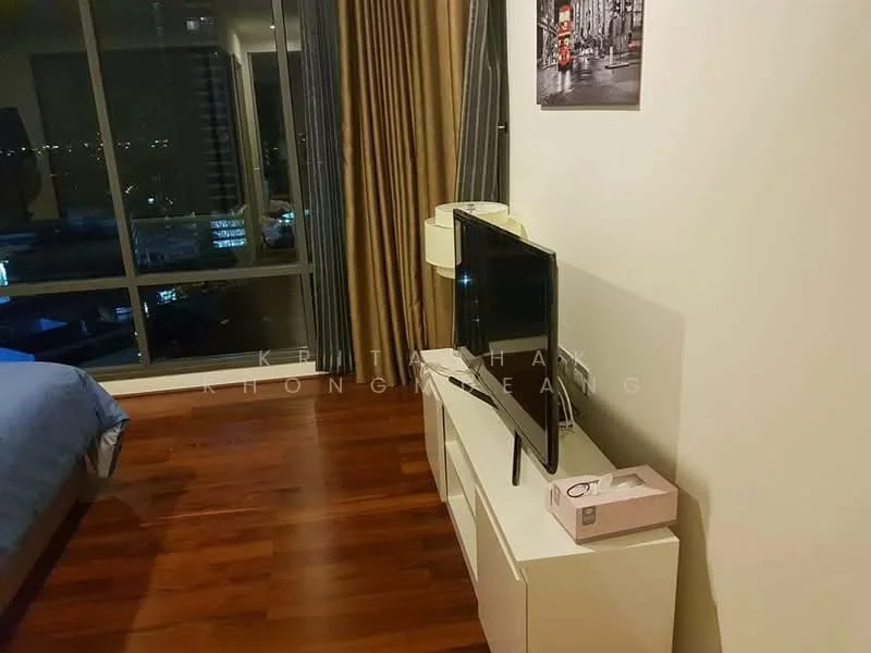 2 Bedroom condo in Rhythm Sukhumvit 42