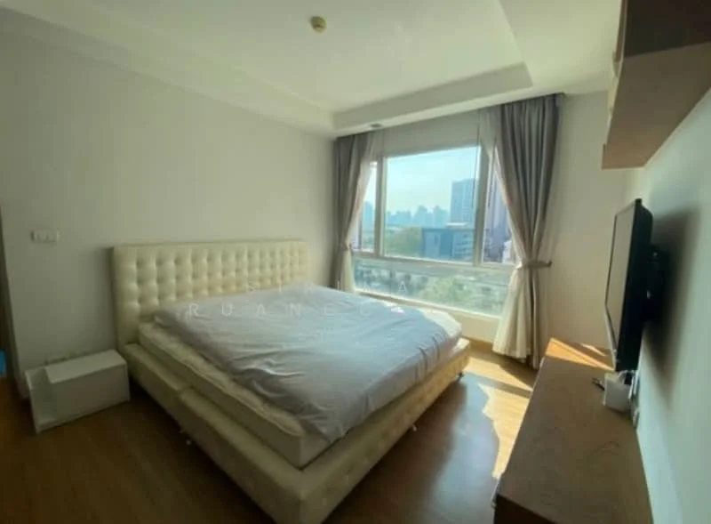 2 Bedroom condo in Thru Thonglor
