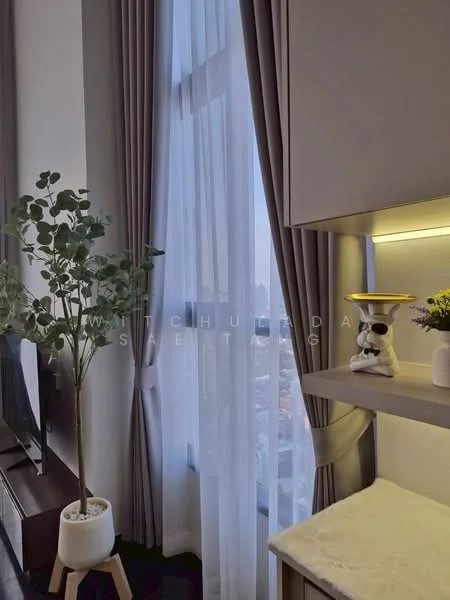 2 Bedroom condo in Park Origin Thonglor