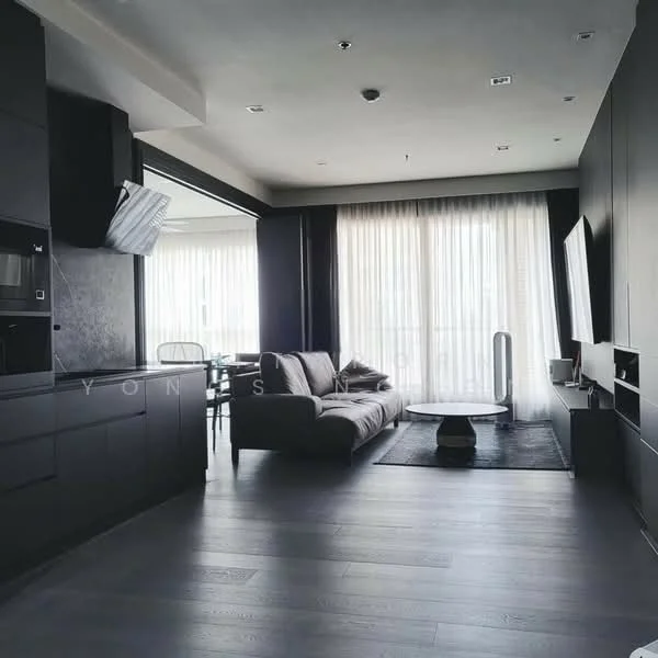 2 Bedroom condo in The Address Chidlom