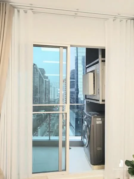 1 Bedroom condo in Condolette Ize Ratchathewi