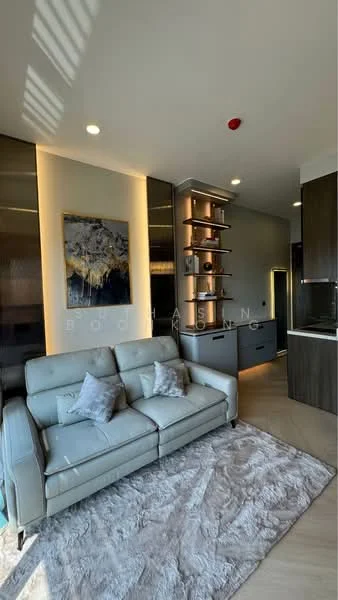 2 Bedroom condo in Park Origin Thonglor