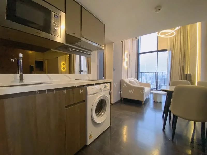 2 Bedroom condo in Park Origin Thonglor