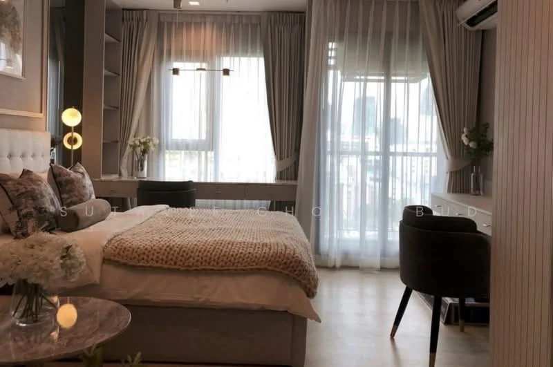 1 Bedroom condo in Life One Wireless