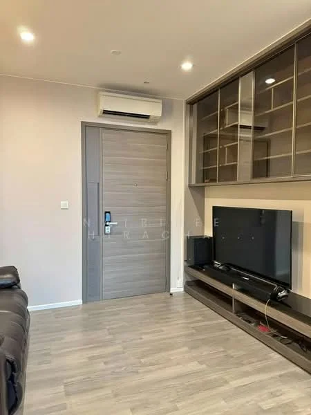 1 Bedroom condo in The Room Sukhumvit 69