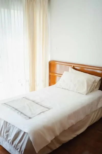 3 Bedroom condo in Ma Peng Seng Apartment