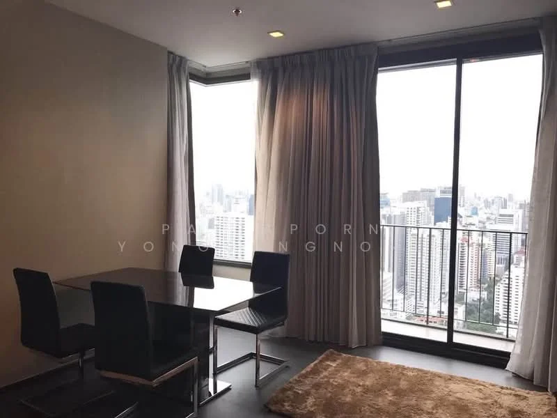 2 Bedroom condo in The Edge Sukhumvit 23