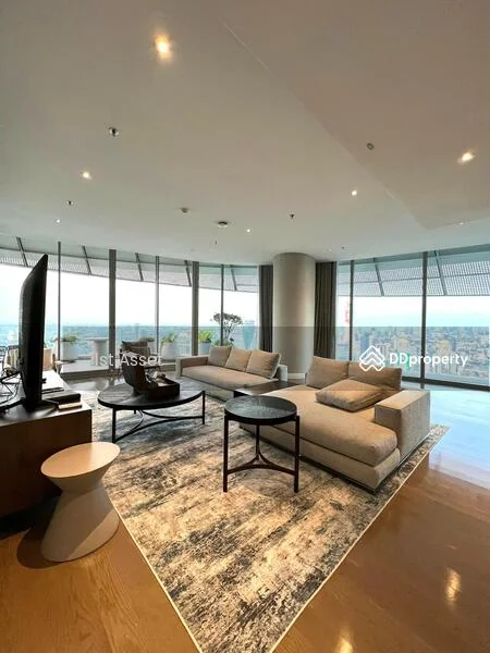 3 Bedroom condo in Magnolias Ratchadamri Boulevard
