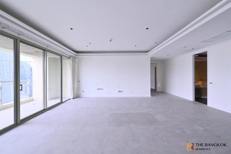 2 Bedroom condo in The Lakes