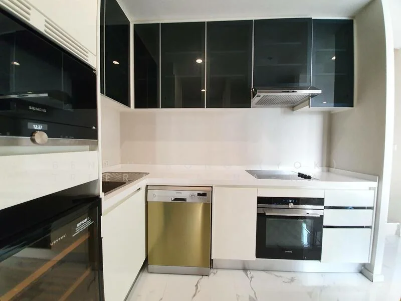 3 Bedroom condo in Noble Ploenchit