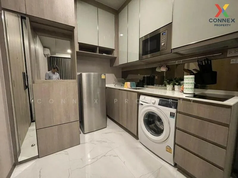 2 Bedroom condo in Park Origin Phayathai
