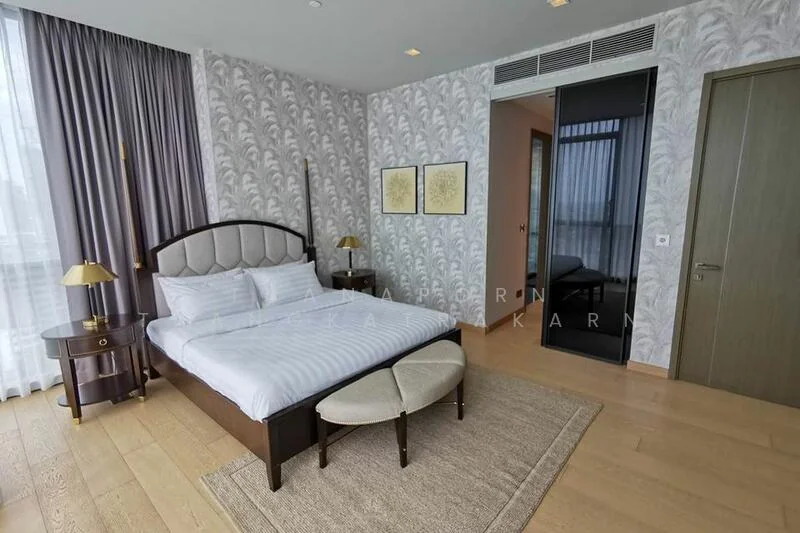 2 Bedroom condo in The Monument Thonglor