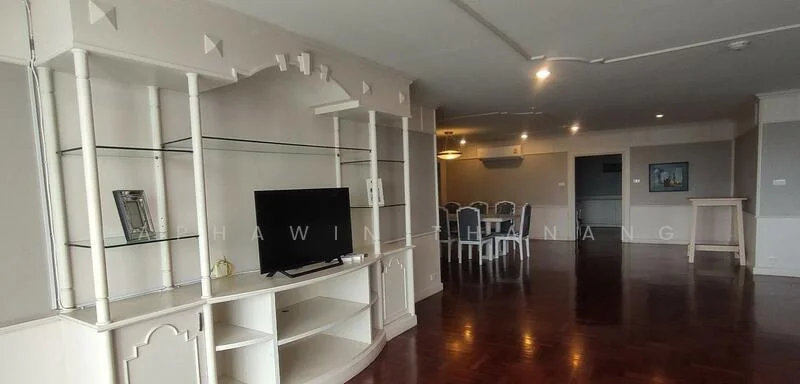 3 Bedroom condo in Le Chateau Mansion