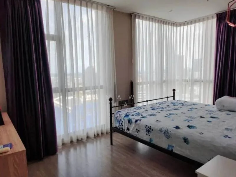2 Bedroom condo in Rhythm Ekkamai