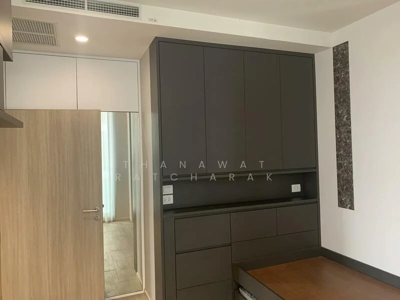 3 Bedroom condo in Noble Ploenchit